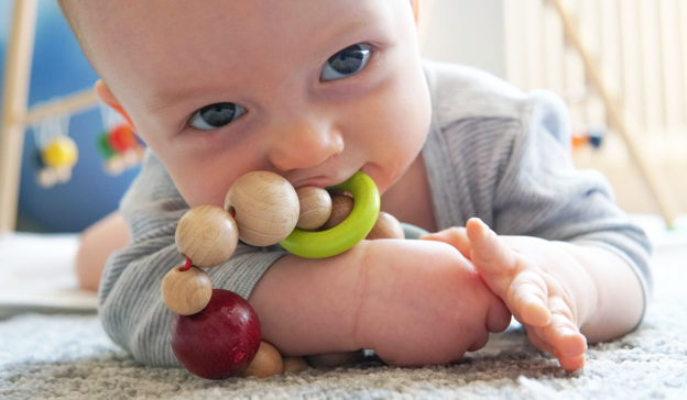 Babys sehen Ratgeber: Was sieht ein Baby?